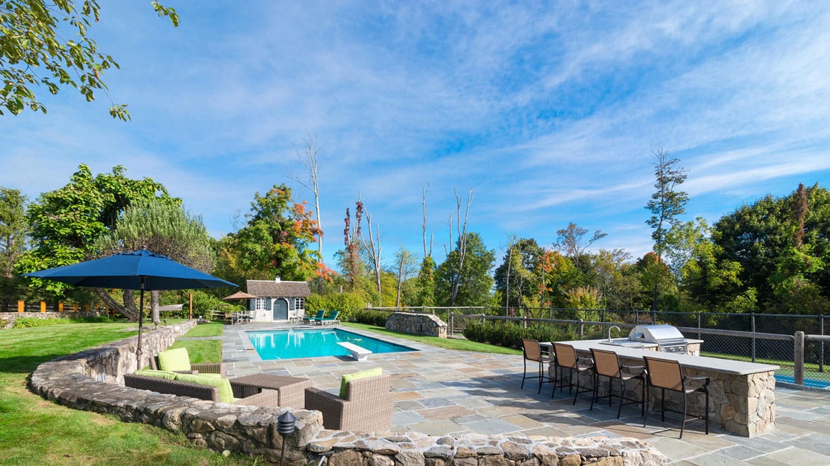 Pool-with-Bluestone-Patio-Bluestone-Countertop-Katonah-NY