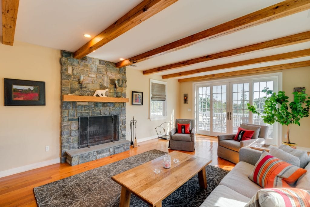 exposed-woo-ceiling-beams-french-country-living-room-home-remodel-renovation-inspiration-ideas-gerety-westchester-fairfield