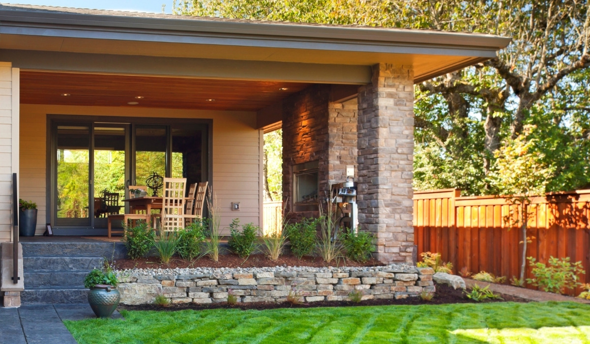 covered backyard patio